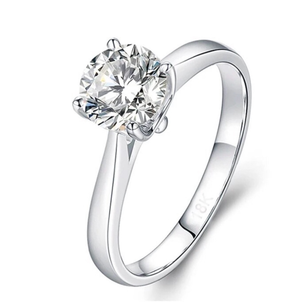 High quality clear stone brilliant solitaire